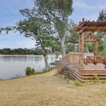 Lakefront Panama City Studio With Hot Tub Access 외부 사진