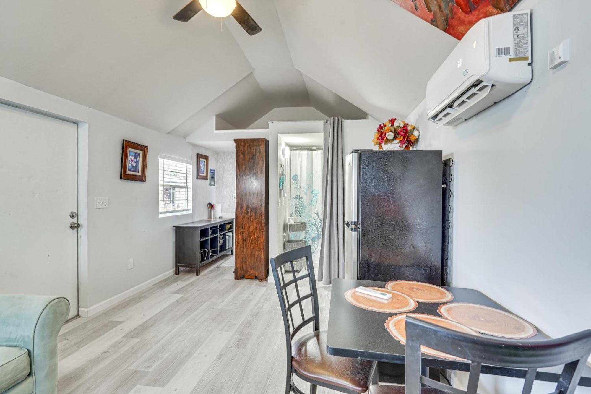 Lakefront Panama City Studio With Hot Tub Access 외부 사진