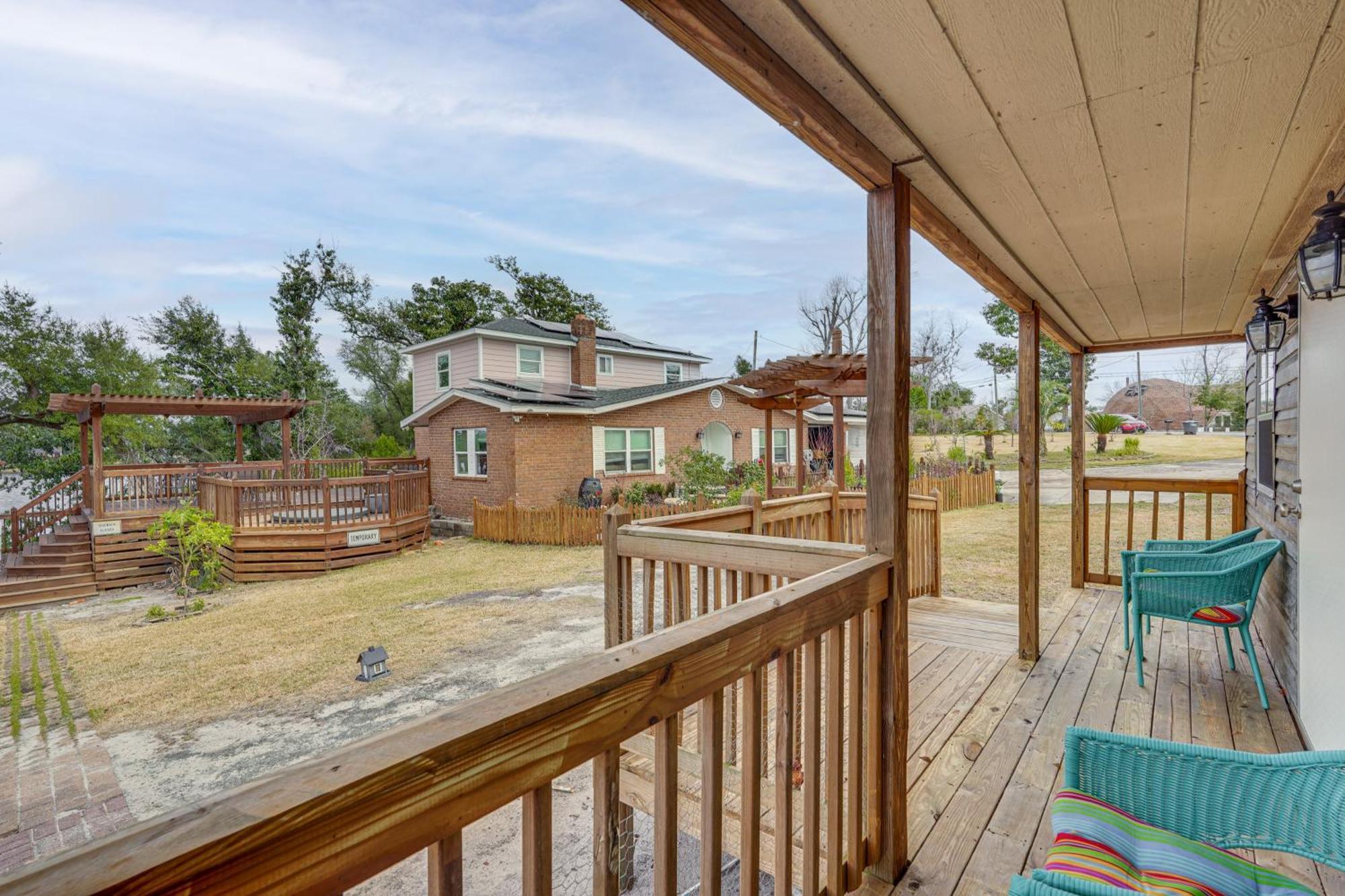 Lakefront Panama City Studio With Hot Tub Access 외부 사진
