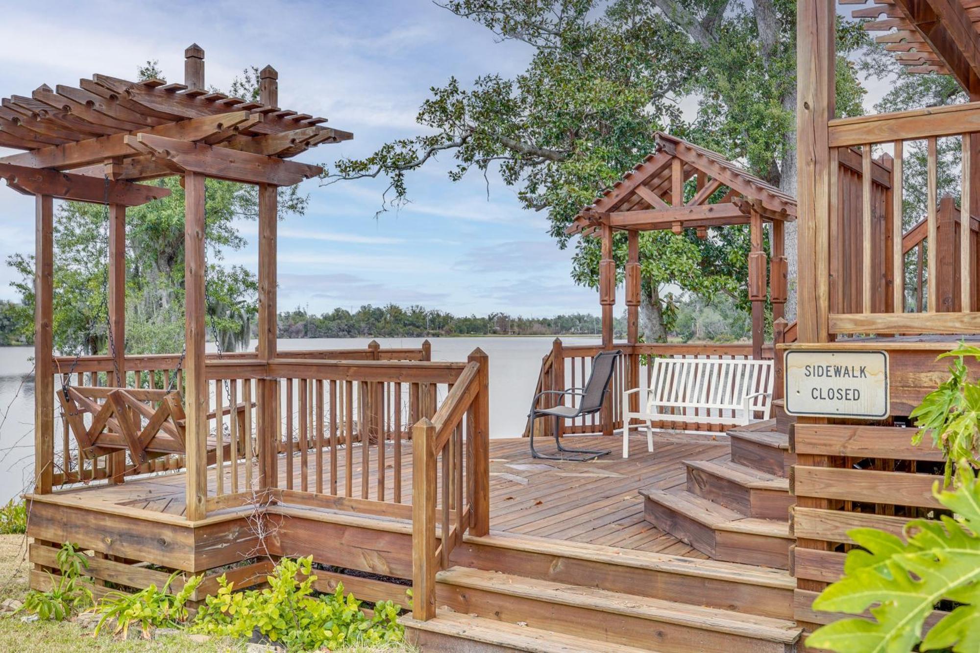 Lakefront Panama City Studio With Hot Tub Access 외부 사진