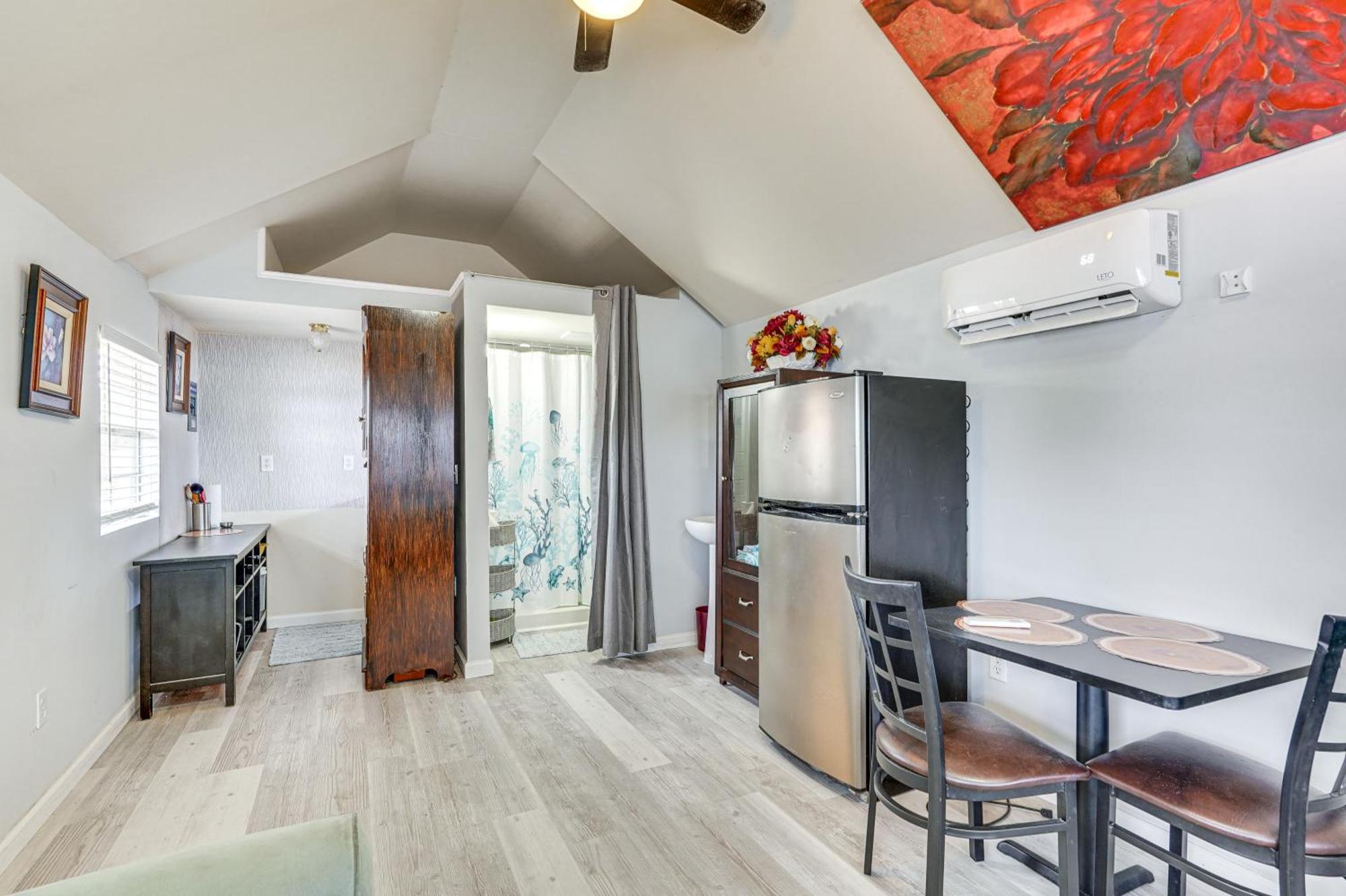 Lakefront Panama City Studio With Hot Tub Access 외부 사진