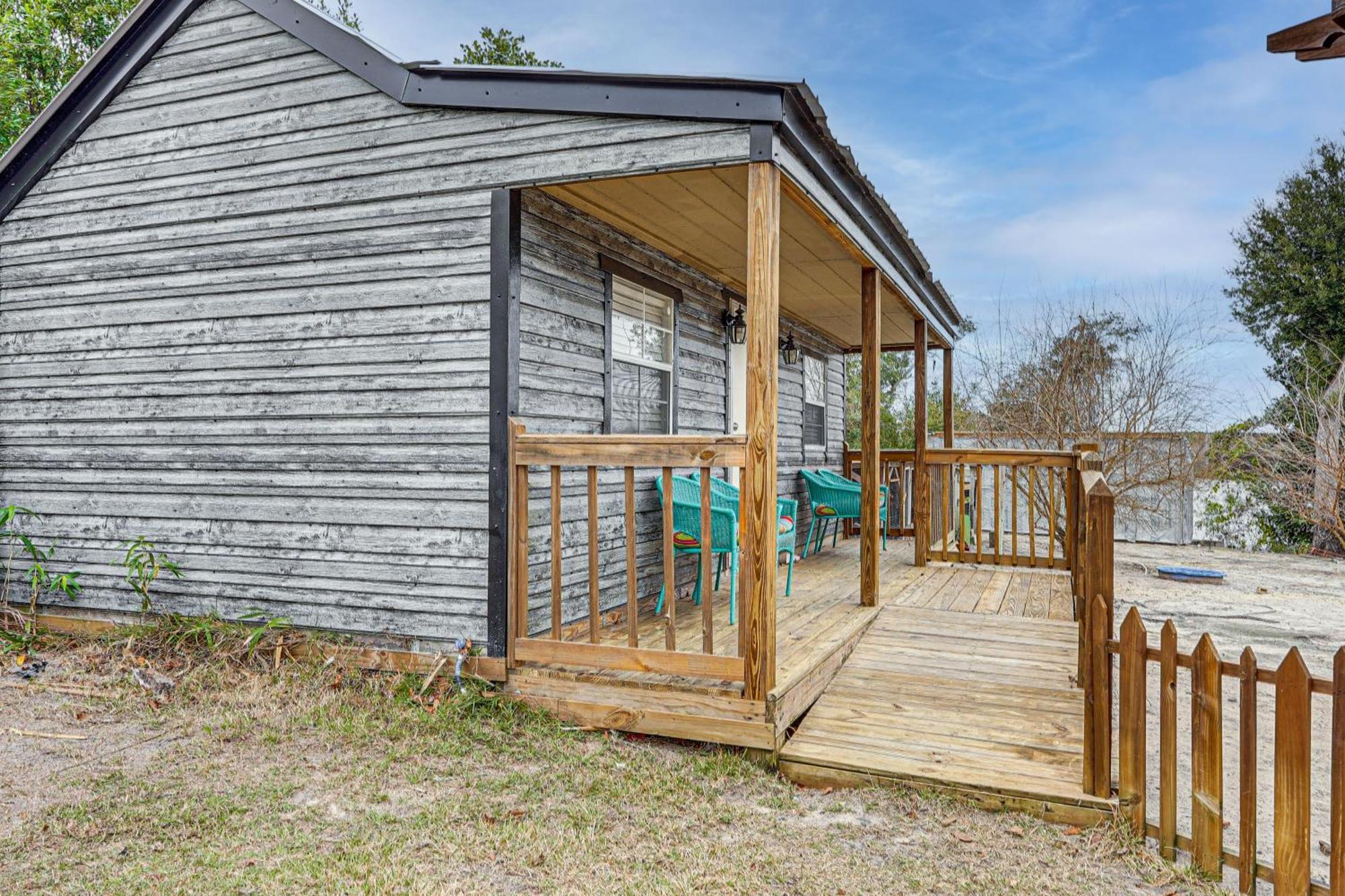 Lakefront Panama City Studio With Hot Tub Access 외부 사진